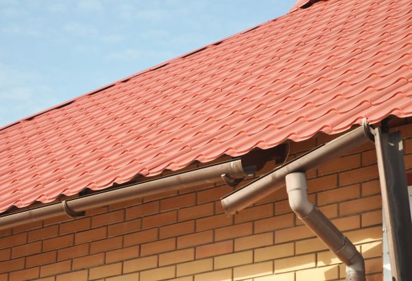 Loose Gutter Repair in Akron
